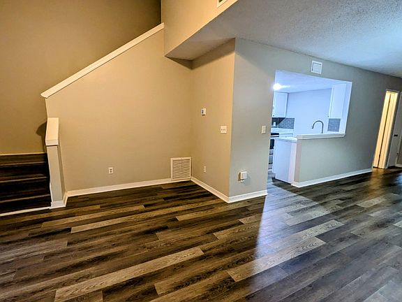 3rd image of 7659 Jana Ln S