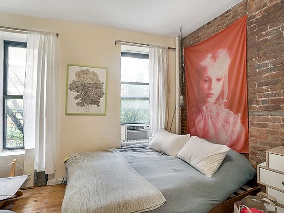 3rd image of 31 E 1st St APT 2A