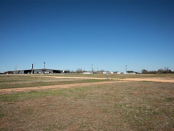 5th image of 1503 N State Highway 237