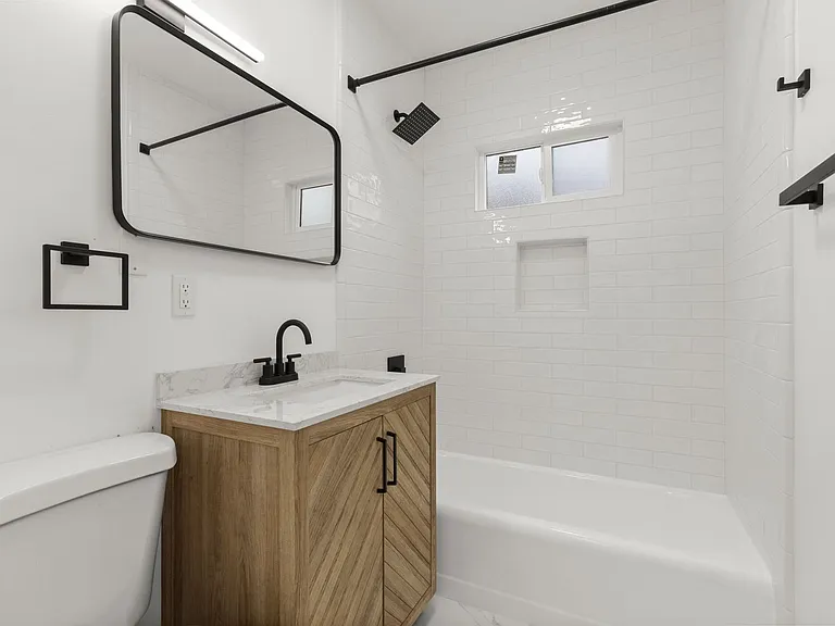 Beautiful 1 Bed 1 Bath — Photo 4