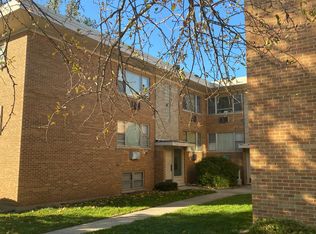 518 E Chicago St #11, Elgin, IL 60120