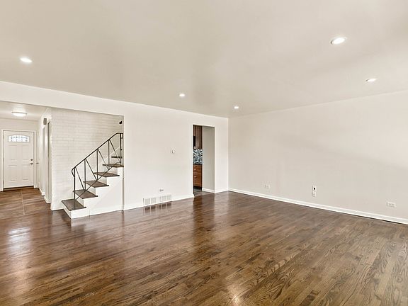 4th image of 1727 E 74th St