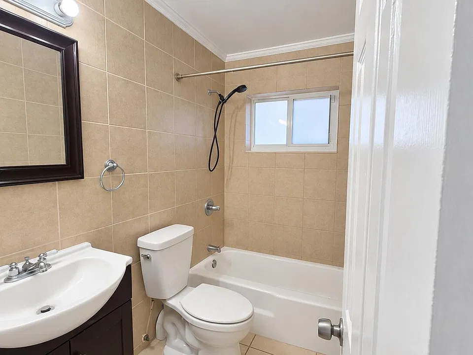 727 NW 1st Ave #2