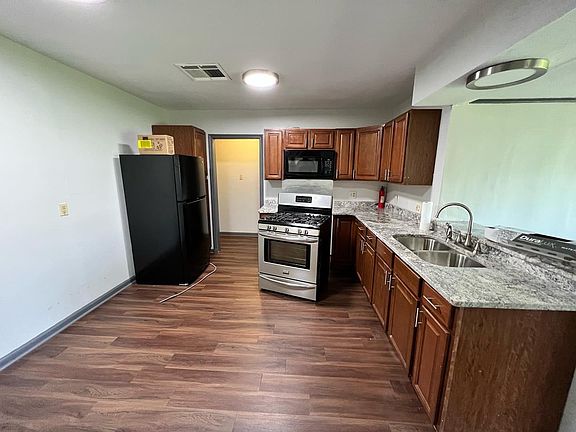 2nd image of 305 Neil Ave