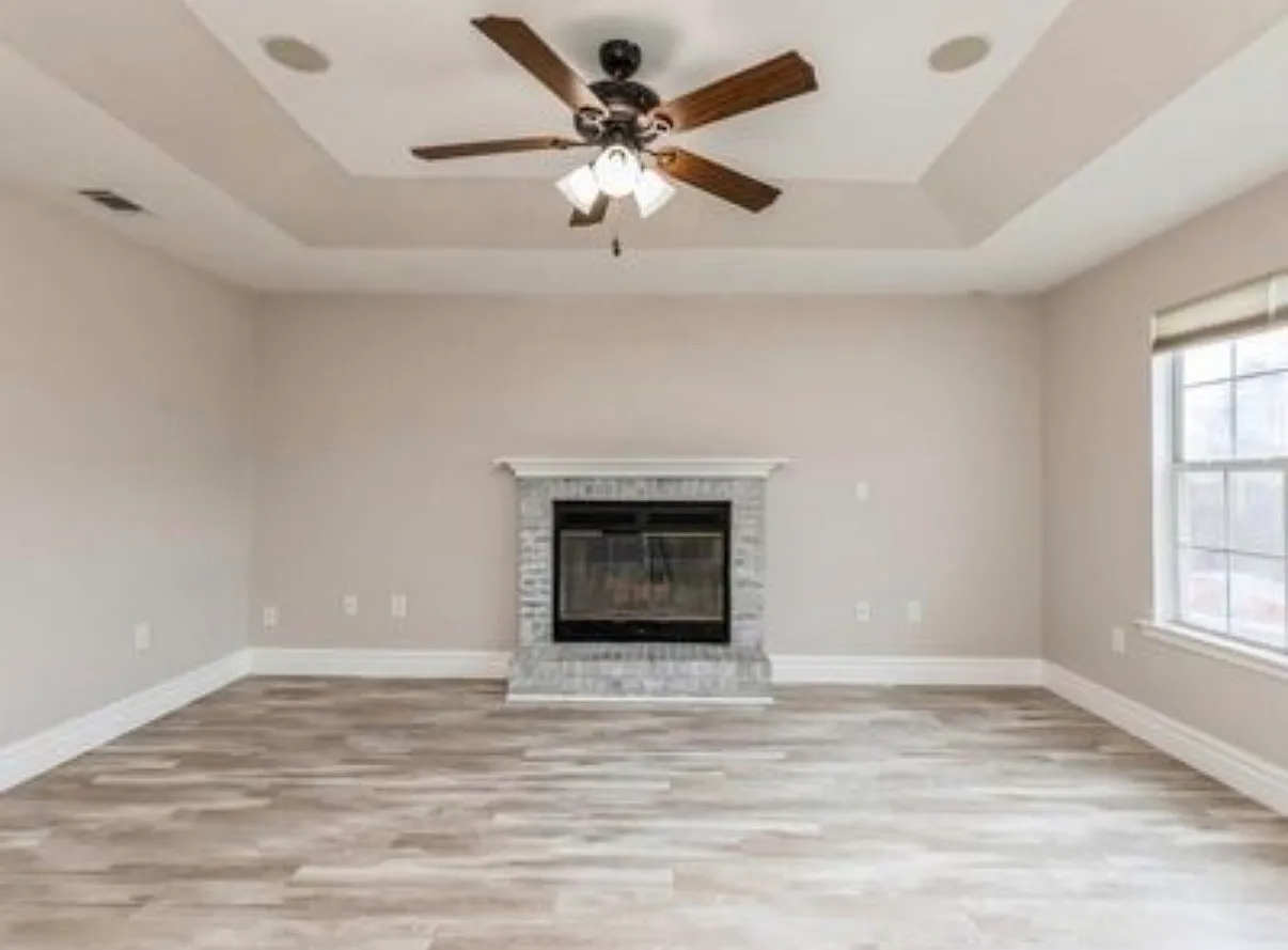 3 bed, 1168 sqft, $1,800 — Photo 2