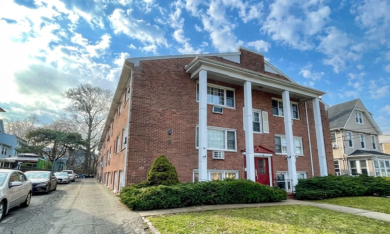 2 bed, $2,250 — Photo 1