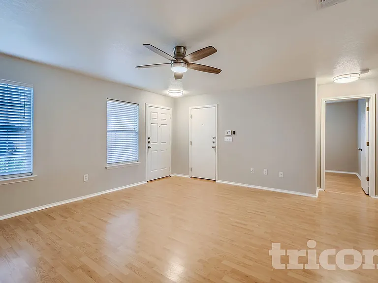 9227 Dublin Hts — Photo 10