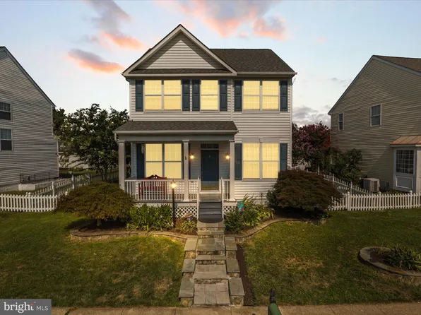 12454 Iona Sound Dr, Bristow, VA 20136