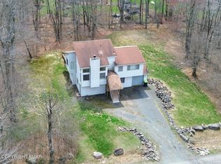 153 Thornapple Ln, Tobyhanna, PA 18466