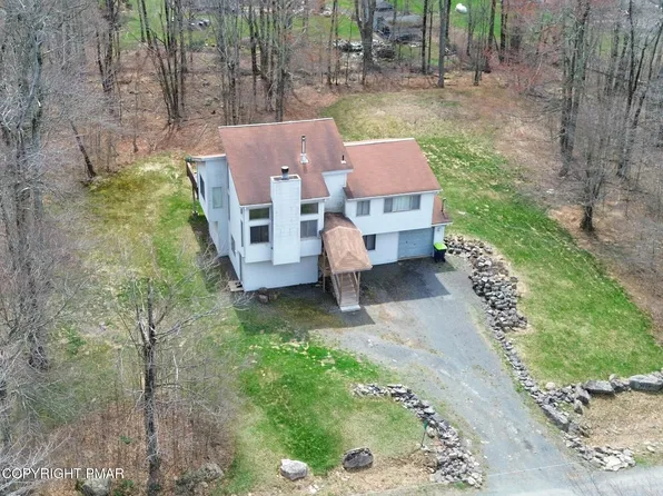153 Thornapple Ln, Tobyhanna, PA 18466