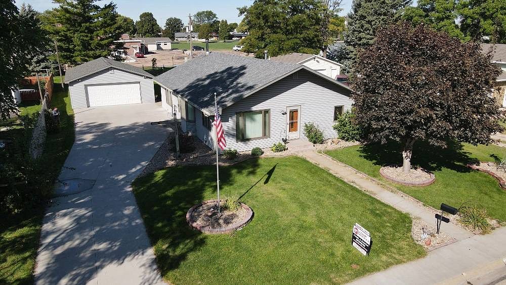 1409 K St, Cozad, NE 69130 MLS 11215304 Zillow