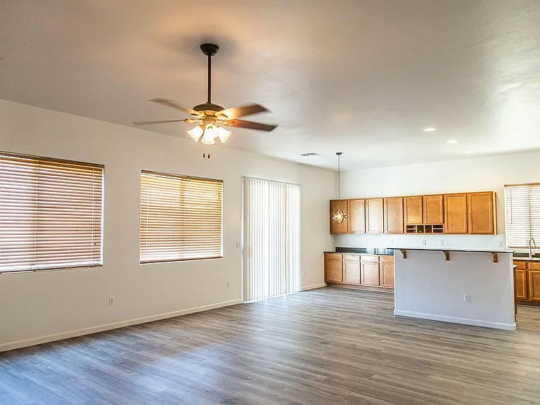 8230 W Calle Sancho Panza — Photo 11