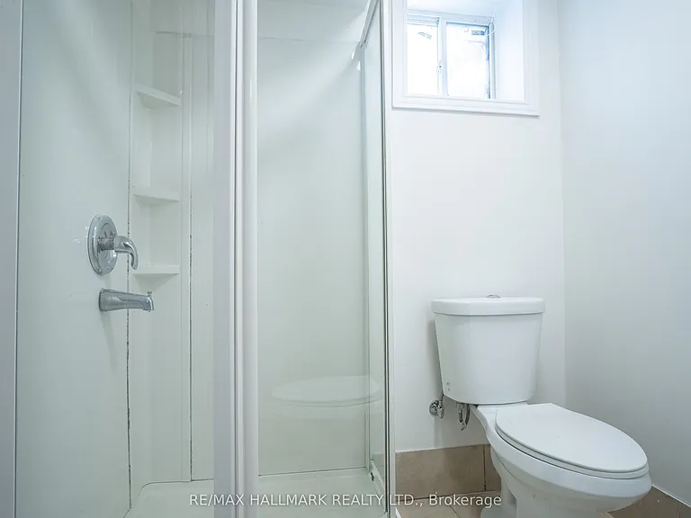 118 Fairholme Ave #2 — Photo 11