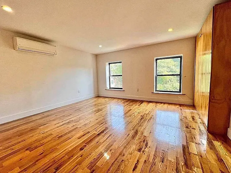 448 Jefferson Ave #4R — Photo 9