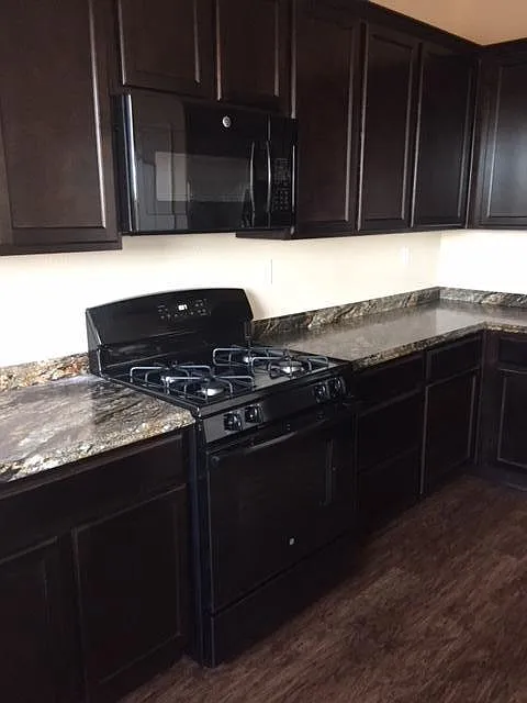 4 bed, 1827 sqft, $3,195 — Photo 1