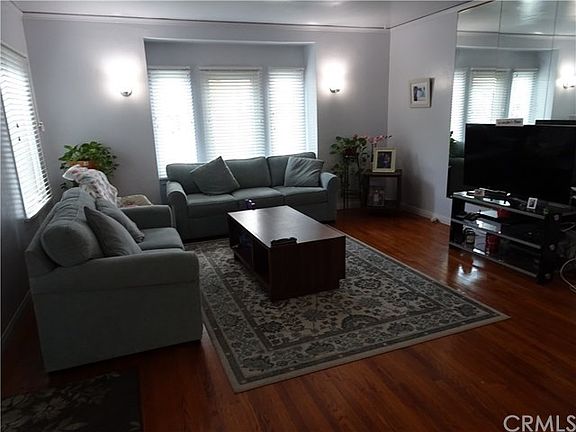 5th image of 2070 Glen Ave