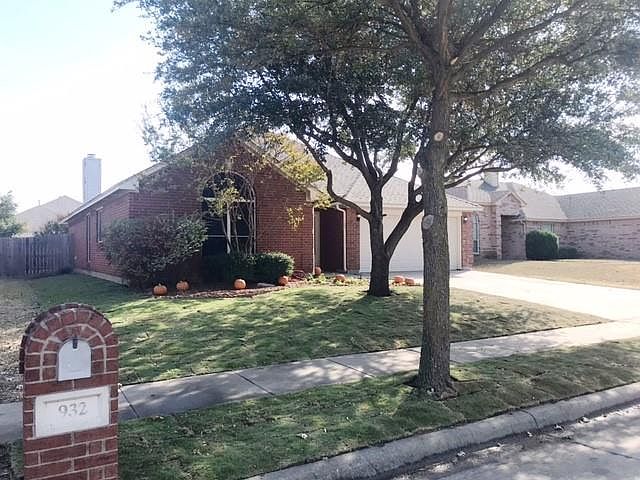 1st image of 932 Virginia Ln