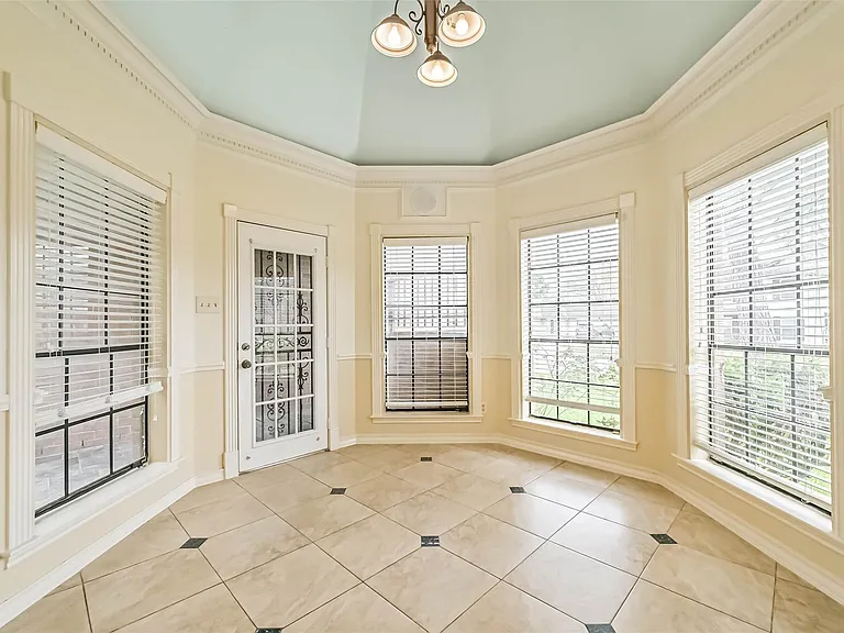 1410 Osborne Dr — Photo 11