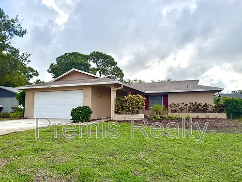 1624 Heather Pl Photo 1