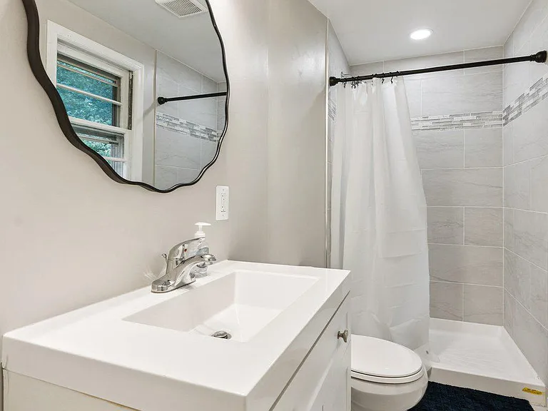 10307 Beaumont St — Photo 20