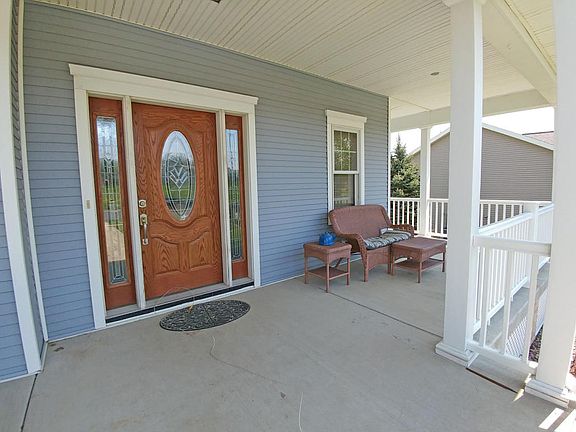 3rd image of 850 Pinnacle Dr