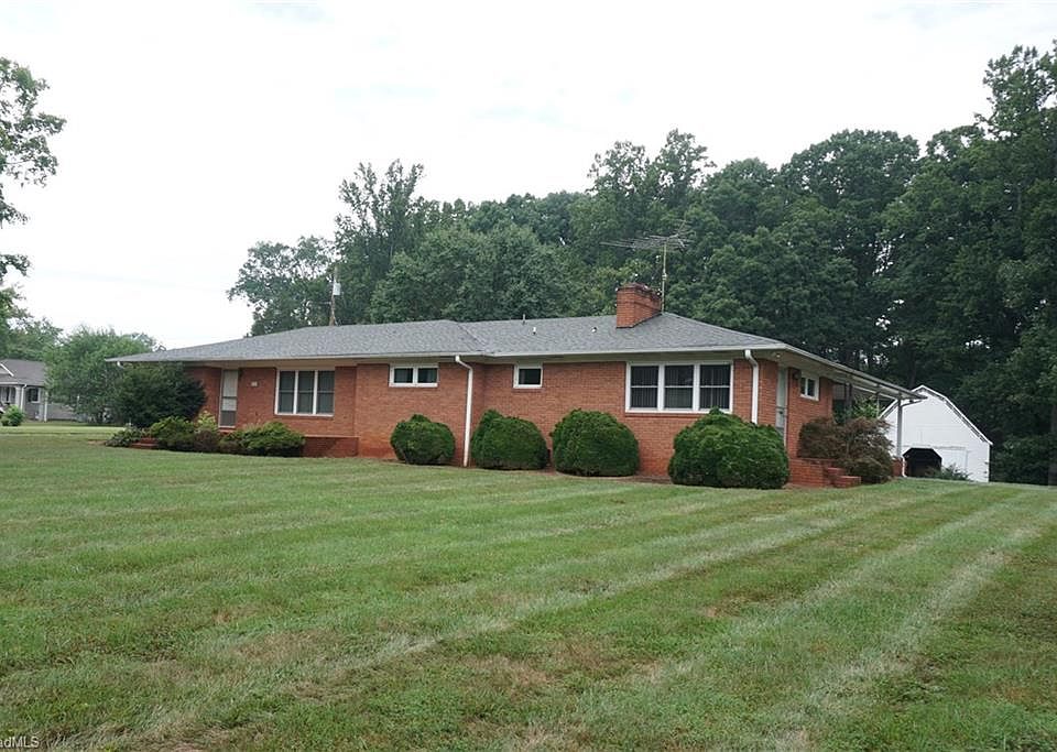 825 E Main St, Yadkinville, NC 27055 Zillow