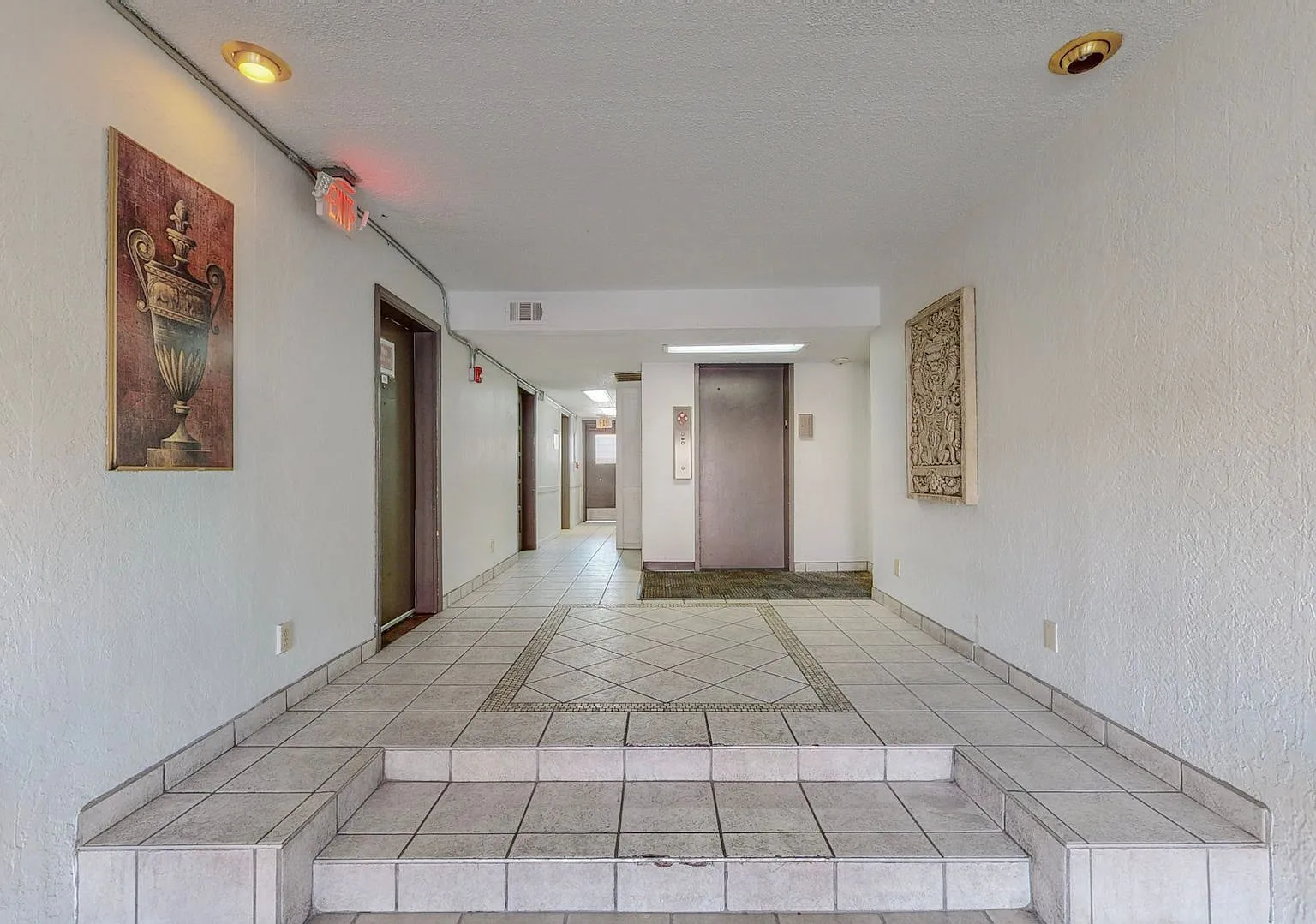 Madeira Flats- Utilities Included! — Photo 4