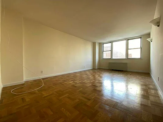 Rented by Bond New York | media 9