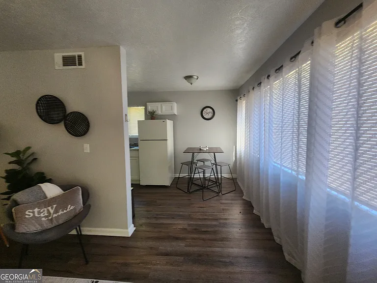 917 Oakview Ave #D — Photo 5