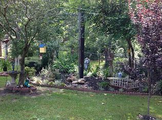 1919 Greentree Dr, Huntsville, TX 77340