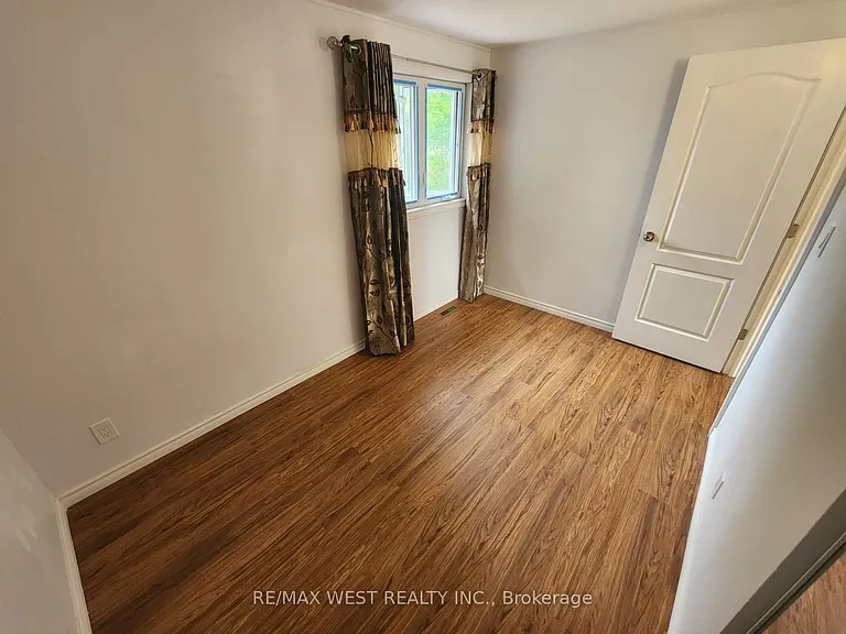 10658 Atwater Cres — Photo 20