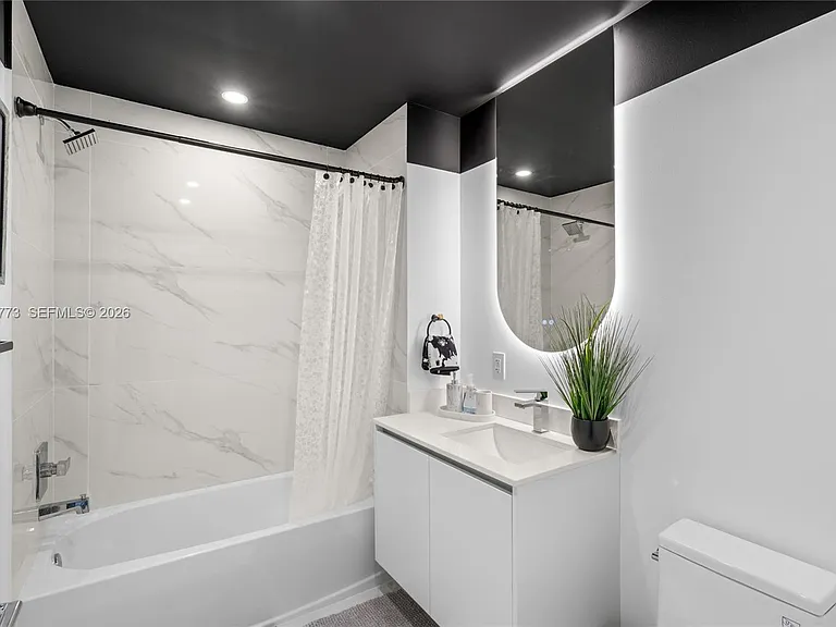 700 NE 24th St #5206 — Photo 17