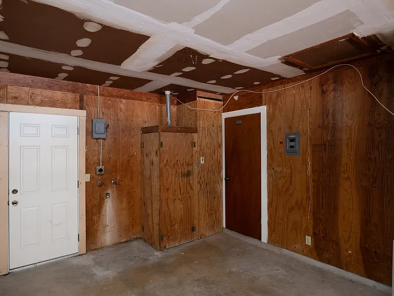 5235 Happiness St — Photo 38