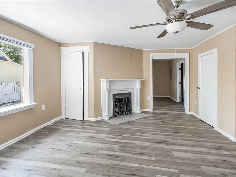 418 E Amelia Ave #A — Photo 11