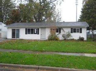 1052 Memory Ln, Vermilion, OH 44089