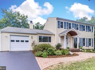 2344 Bedfordshire Cir, Reston, VA 20191