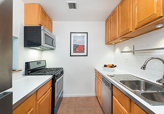 5th image of 242 W 136th St APT 1
