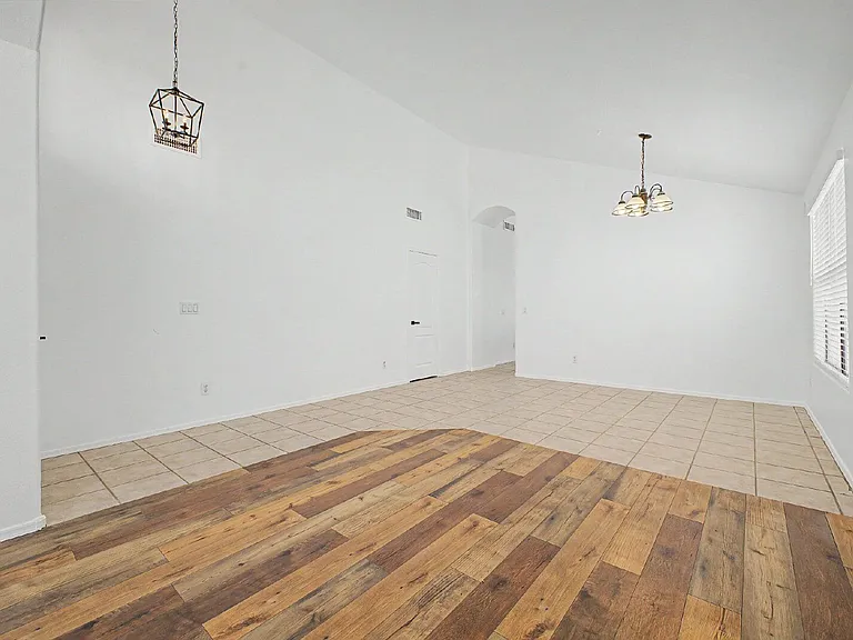 12570 W Desert Flower Rd — Photo 3