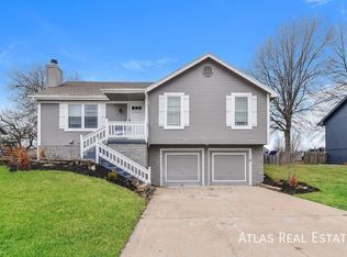 710 S Park Dr, Raymore, MO 64083