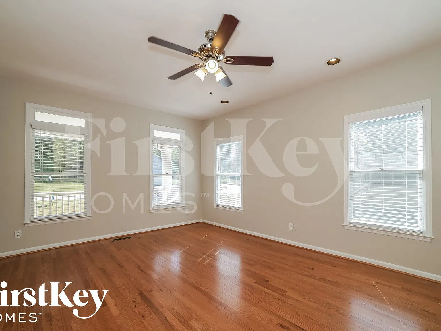 3 bed, 2.5 bath, 2732 sqft, $2,970 — Photo 2