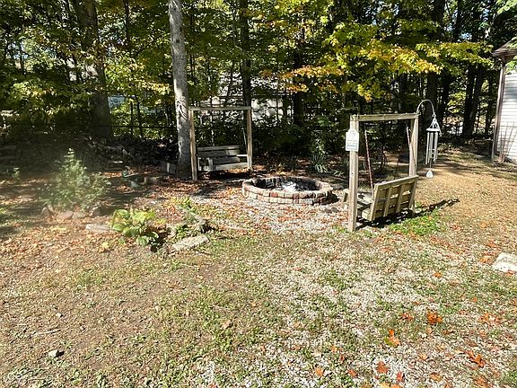 5th image of 764 W Hinshaw Dr