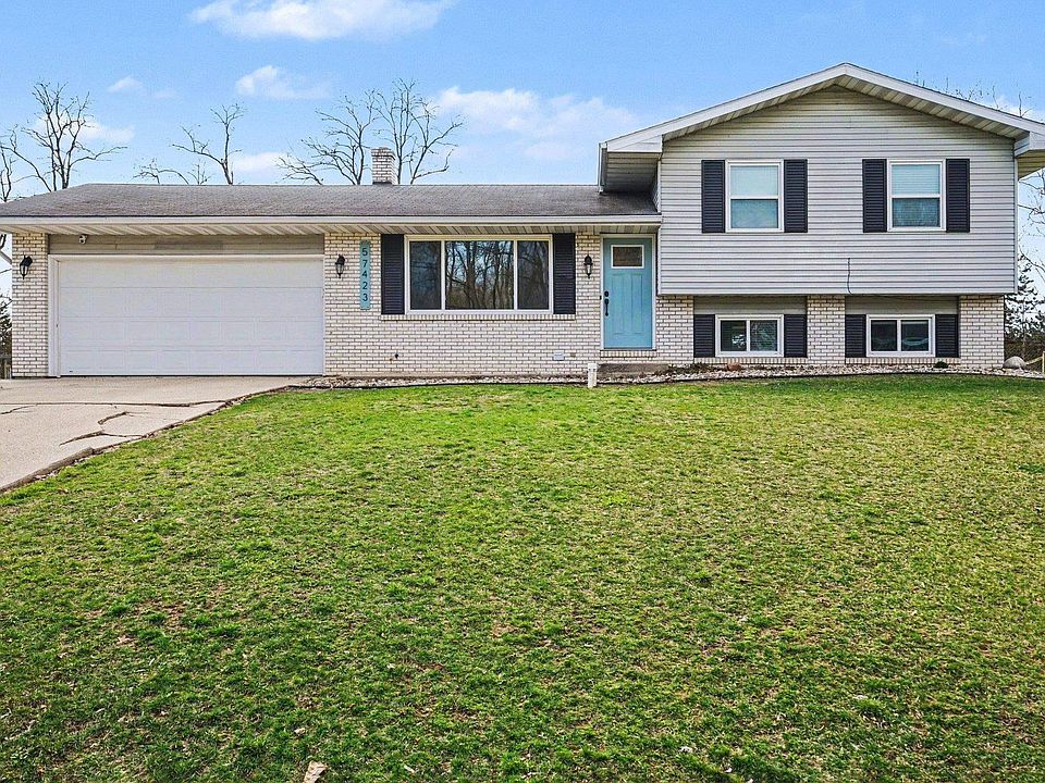 1st image of 57423 Horseshoe Ct
