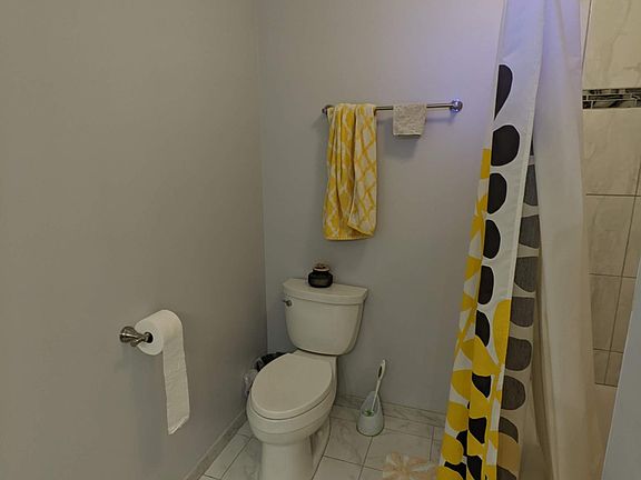 4th image of 774 E Oakwood Park Cir