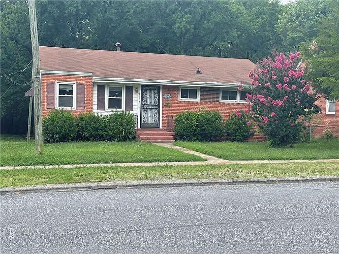 1st image of 1504 Gunn St