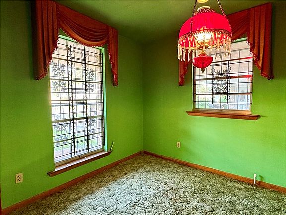 5th image of 1319 Sumner St
