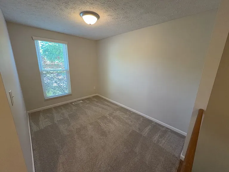 778 Woodlyn Dr S — Photo 10
