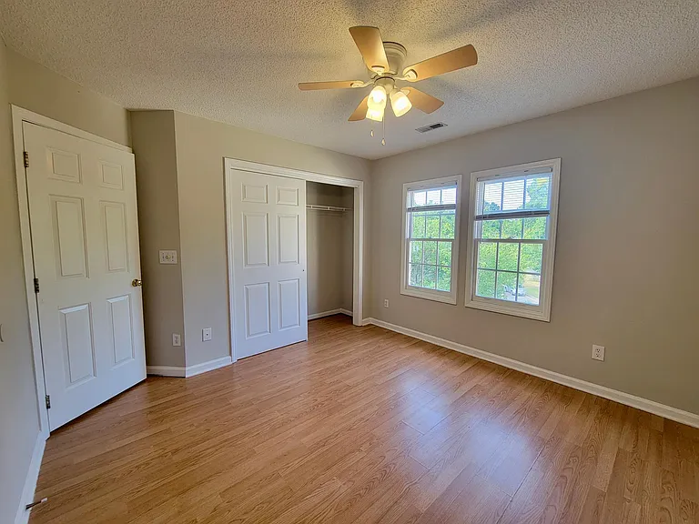 709 Cattail Cir — Photo 18