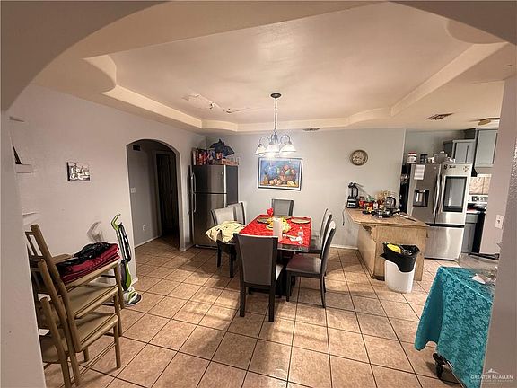 4th image of 1210 E San Pedro St