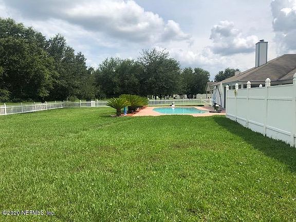 5th image of 10937 Brandon Chase Dr