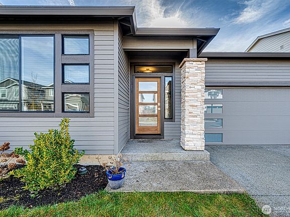 3rd image of 13605 NE 110th Way